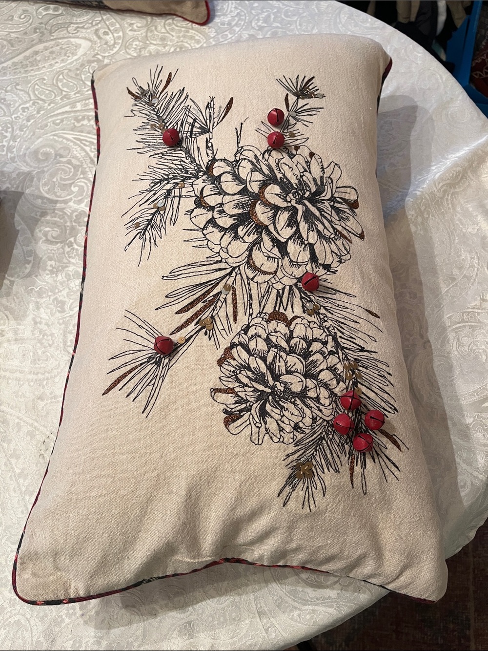 Pottery Barn Pinecone & Berry Holiday Pillow in Beige, Red Large Embellished EUC